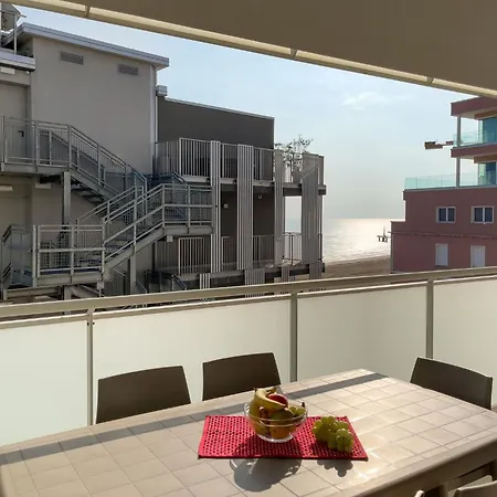 Stylish Flat In A Wonderful Location * Lignano Sabbiadoro